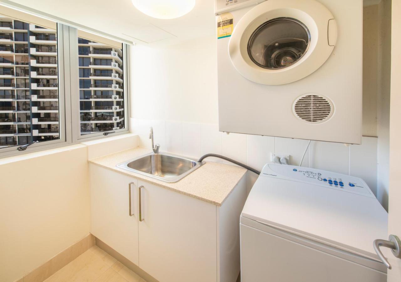 Berkeley On The Beach Gold Coast Exterior foto