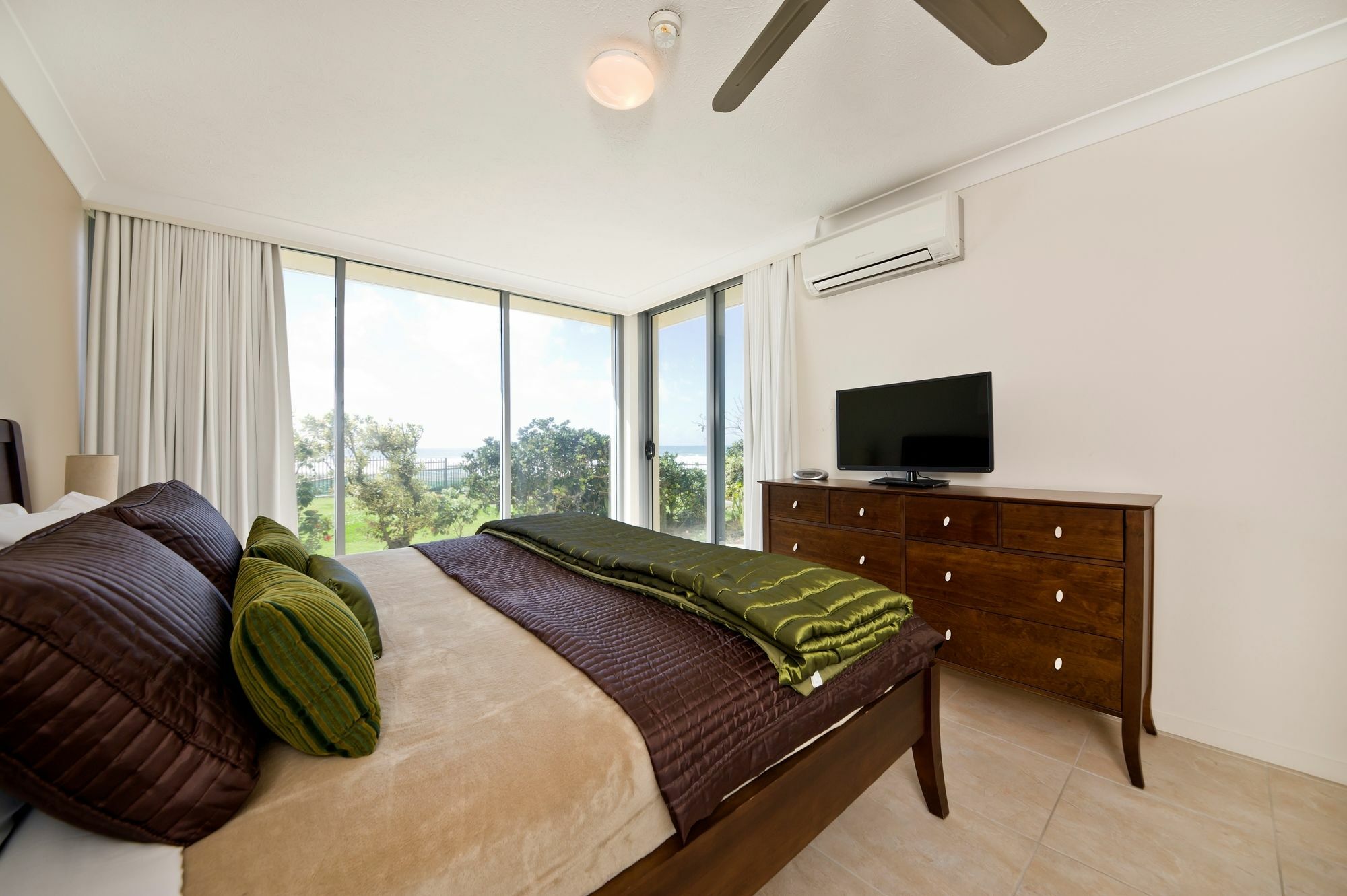 Berkeley On The Beach Gold Coast Exterior foto